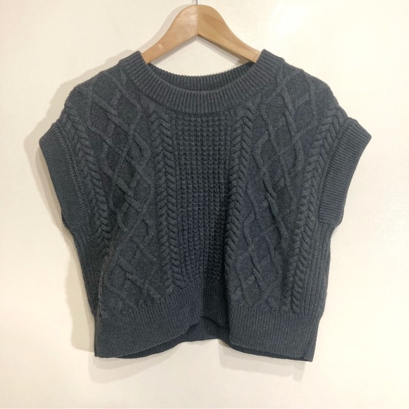 Aritzia Sweaters - *Sold Wilfred Emporia Vest 100% Wool Sz Medium Grey Cable Knit